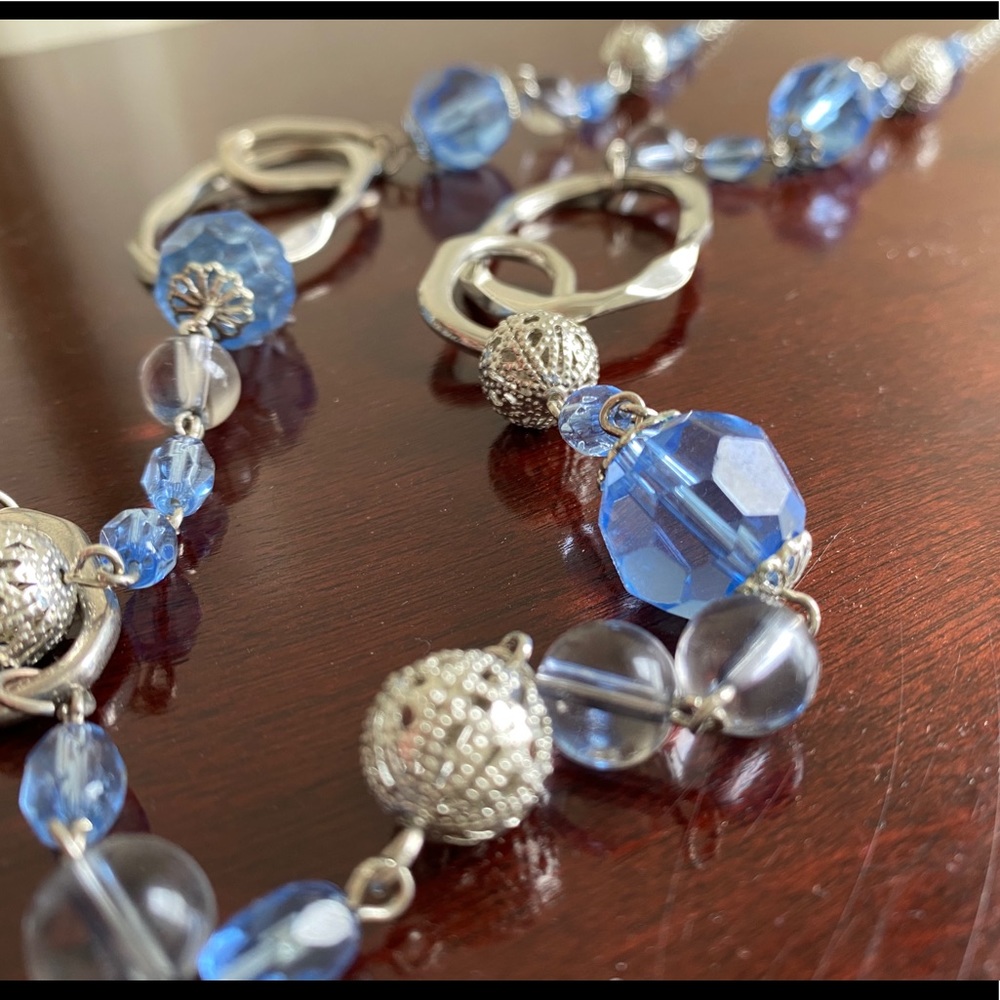 Gorgeous blue faux crystal, faux silver necklace